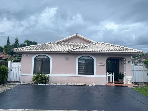 10071 NW 127th Ter, Hialeah Gardens, FL 33018