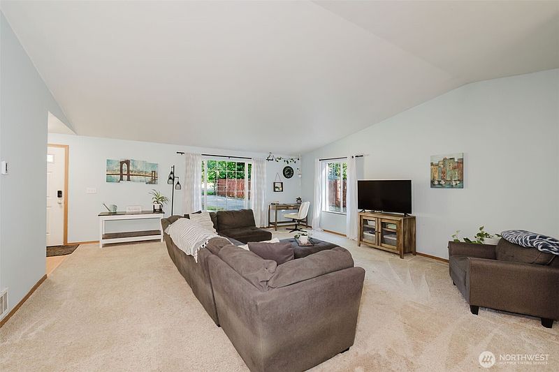 4th image of 13608 132nd Street Ct NW
