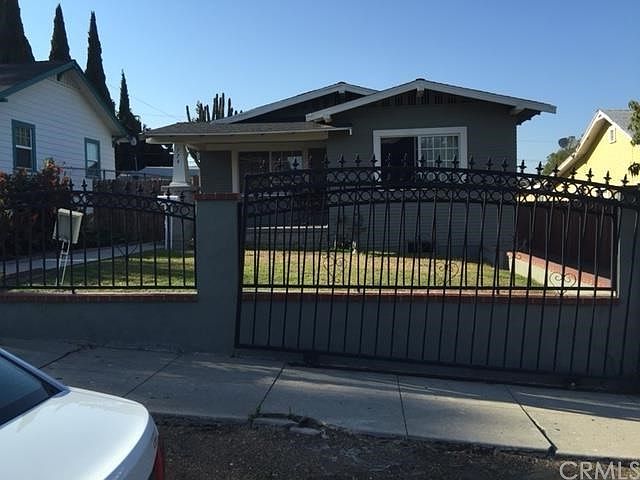1st image of 774 W Santa Cruz St