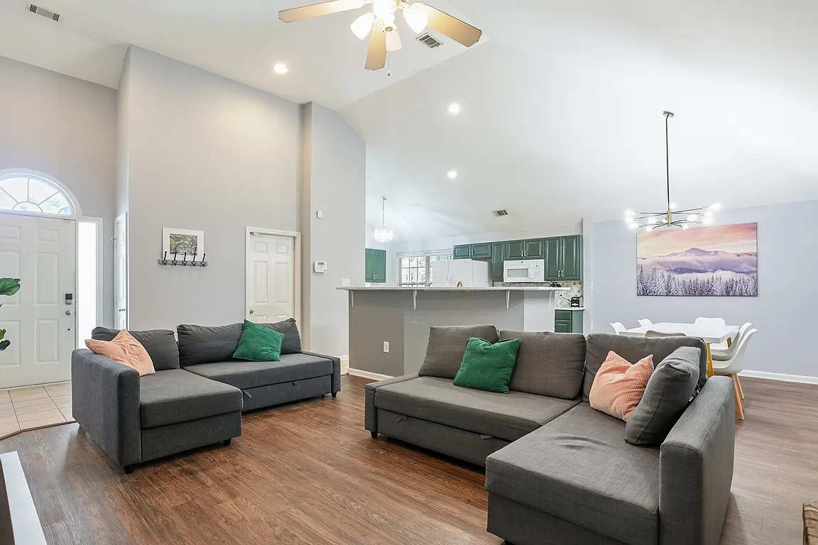 224 Park View Ct — Photo 4