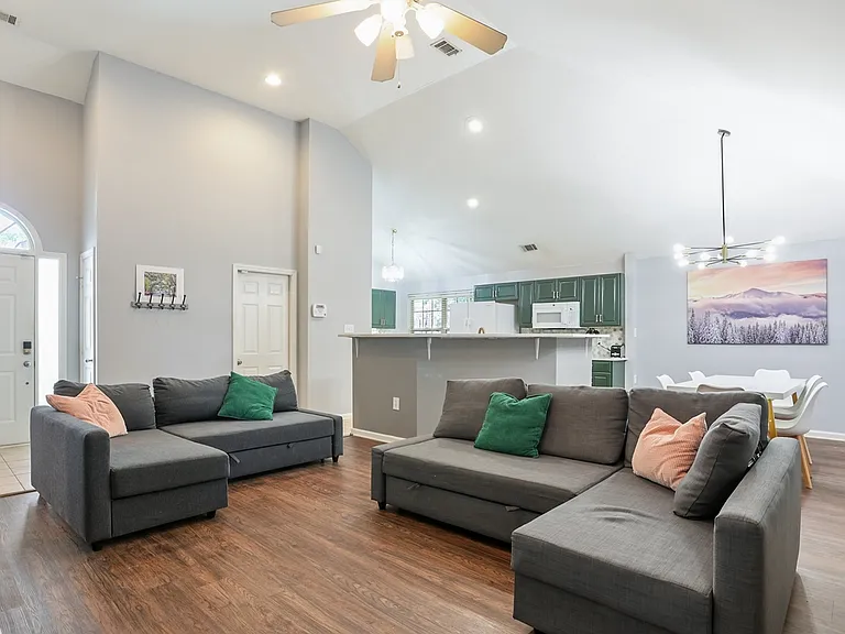 224 Park View Ct — Photo 4