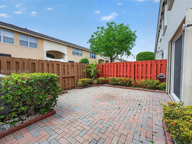 11248 NW 56th St — Photo 37