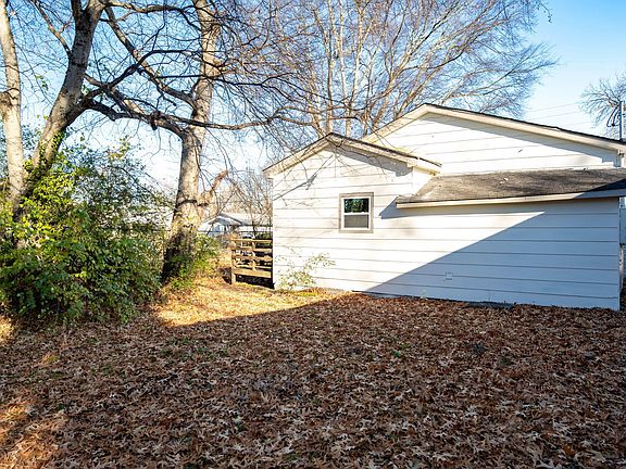 3rd image of 2104 Blackford St