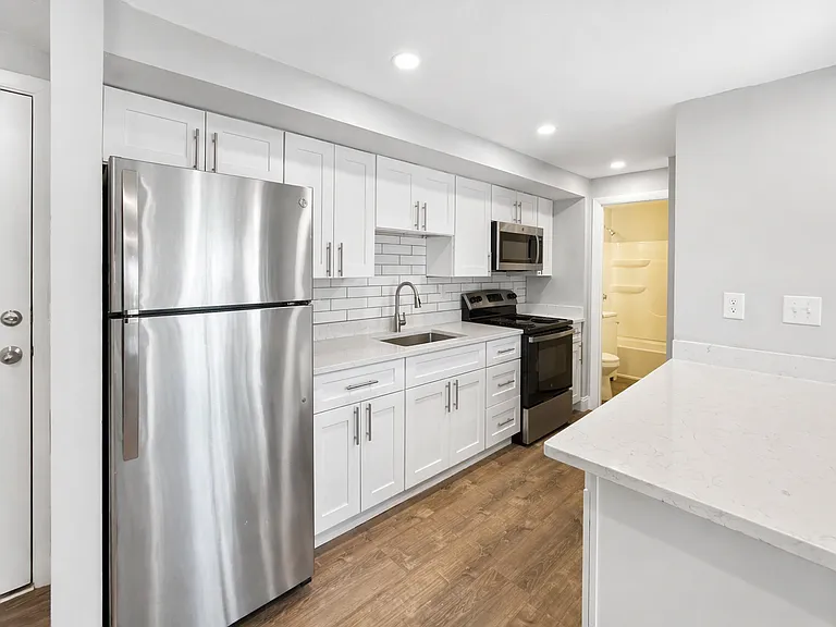 303 Grant St #13 — Photo 2