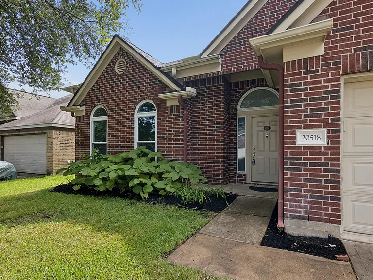 20518 Jasmine Leaf Trl — Photo 2