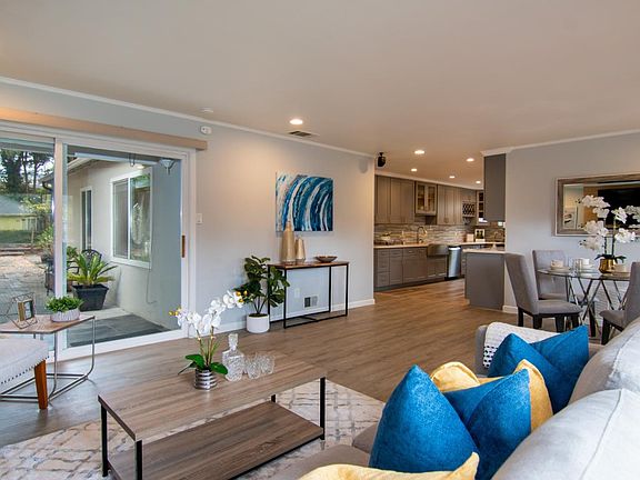 5th image of 205 Verano Dr