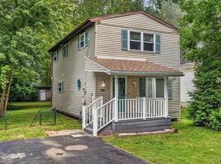 124 Heim Rd, Williamsville, NY 14221