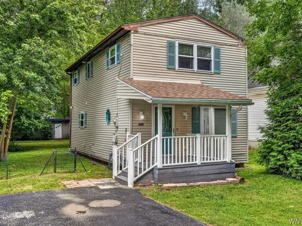 124 Heim Rd, Williamsville, NY 14221