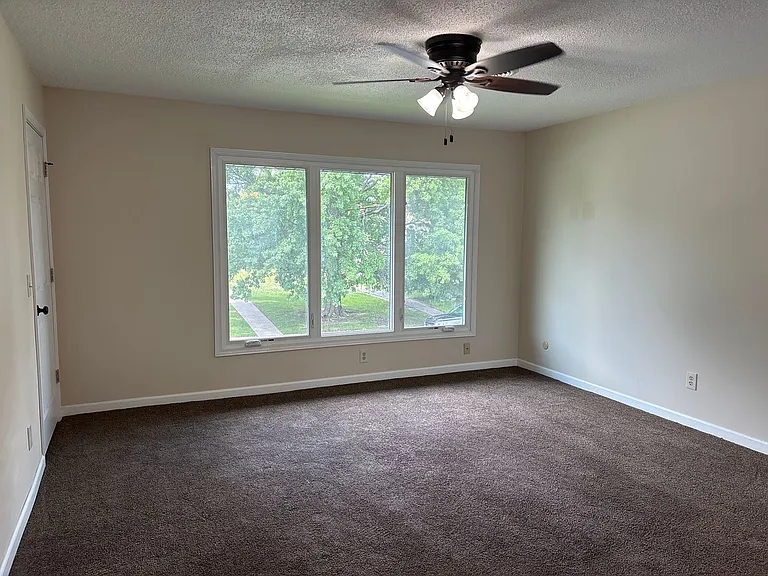 3405 Winston Dr — Photo 4