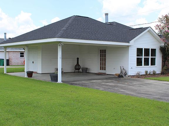 5th image of 301 Aspen Dr