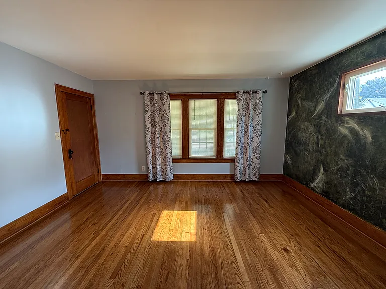 8369 Harding Ave — Photo 8
