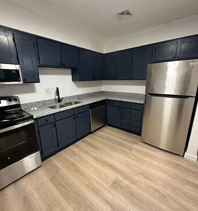 2101 Ottawa St #103-C