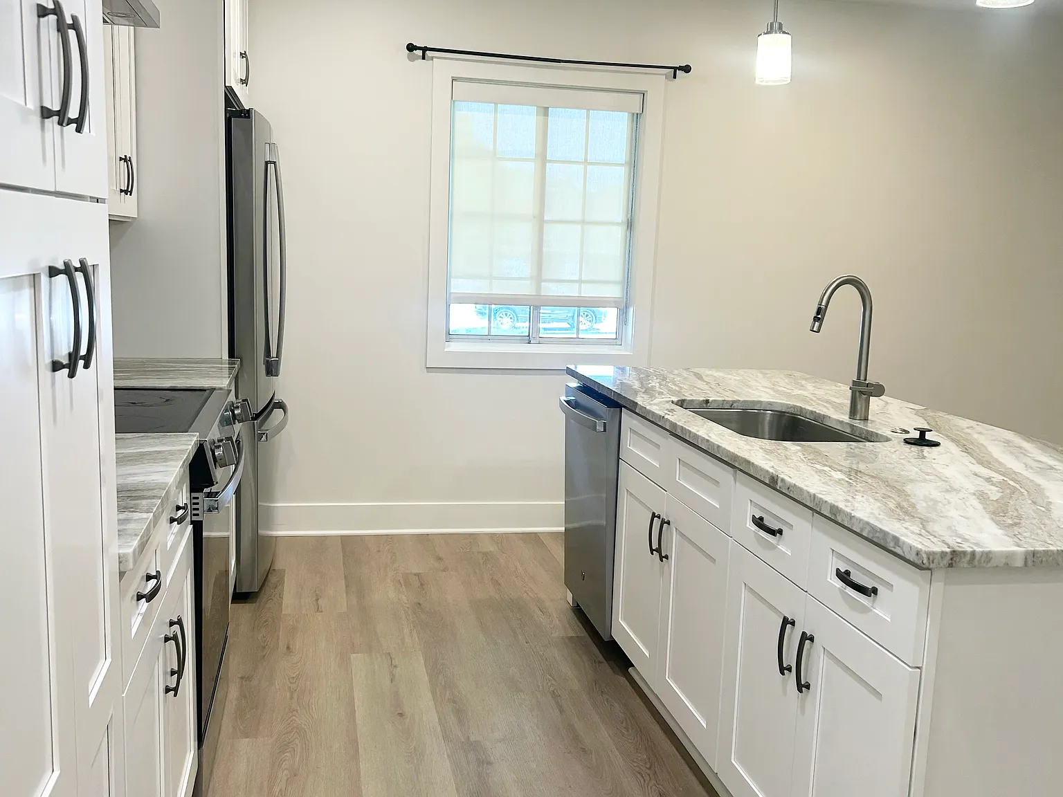 2 bed, 1.5 bath, 1100 sqft, $2,500 — Photo 3