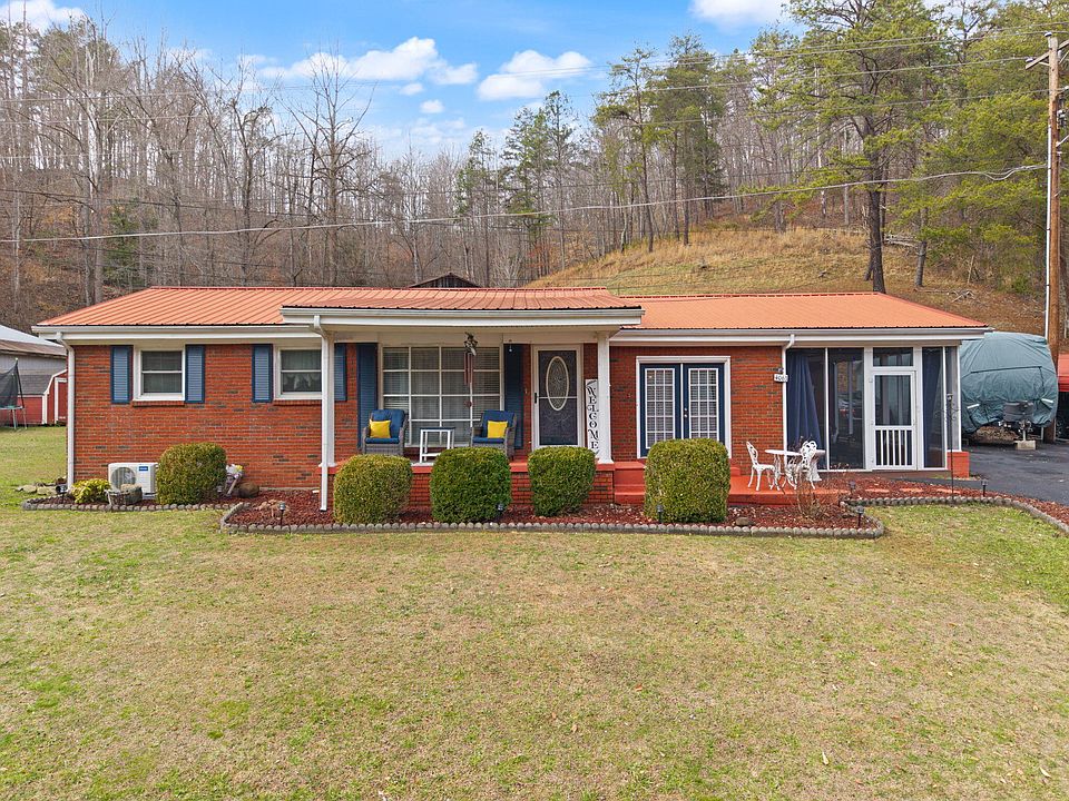 1st image of 4063 Falcon Rd