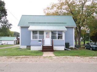 325 Pearl St, Newcomerstown, OH
