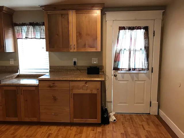 2 bed, 1000 sqft, $1,350 — Photo 2