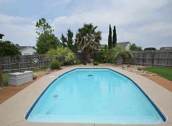 4th image of 102 Pecos Dr