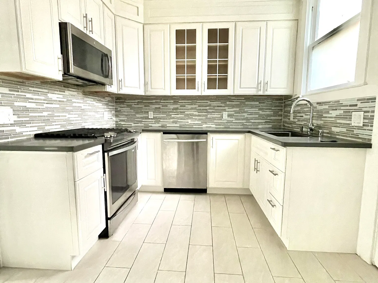 1 bed, 800 sqft, $5,699 — Photo 1