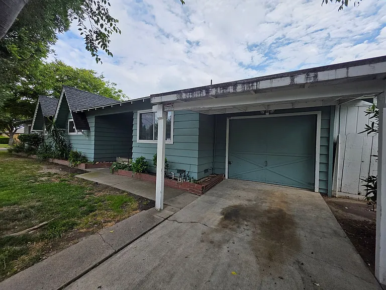 Bowen/Phelps Duplex — Photo 3