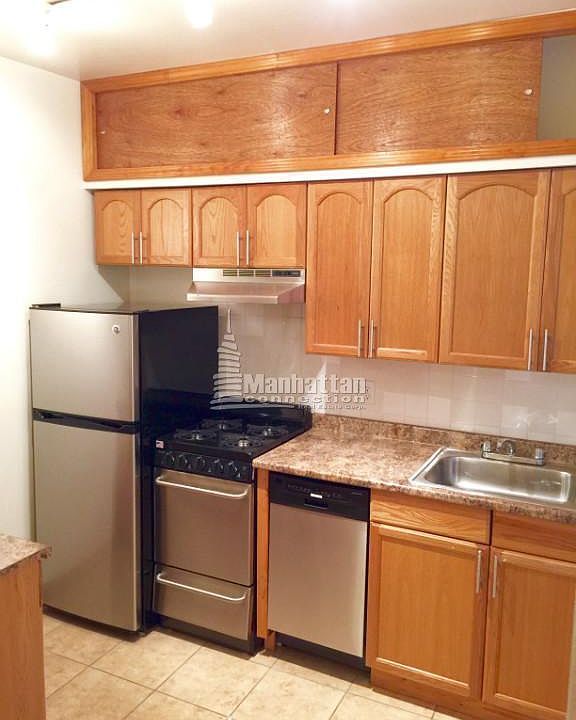 2nd image of 80 Bank St APT 16