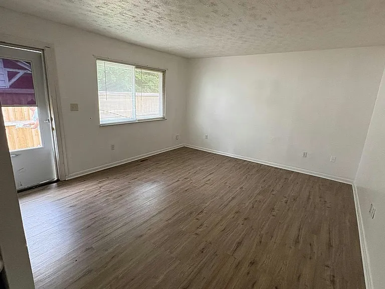 56 Fernwood Ave #C — Photo 1
