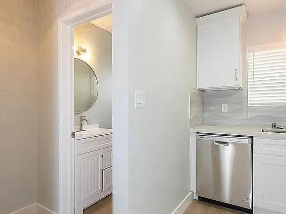 418 N Broadway #418.5 — Photo 29