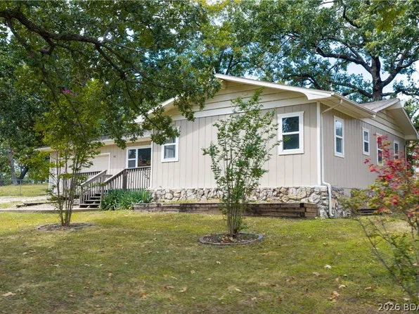 81 Ravenwood Dr, Camdenton, MO 65020