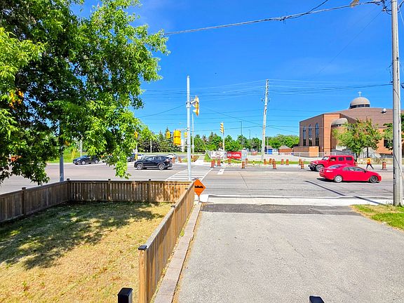 3rd image of 1382 Warden Ave