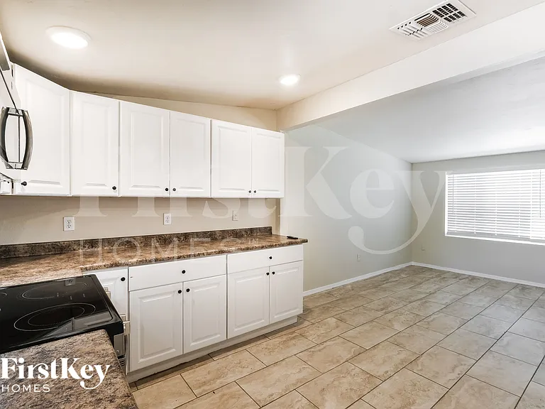 1124 W Cinnabar Ave — Photo 9