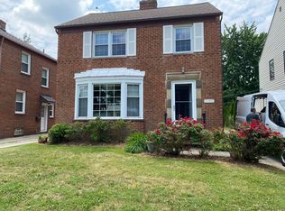 4462 Baintree Rd, University Heights, OH 44118