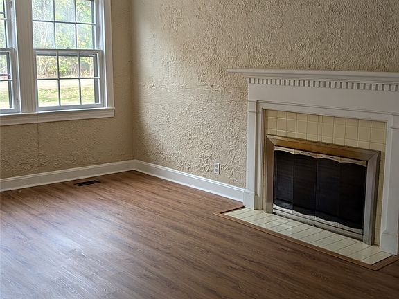 3rd image of 512 Agee Ave