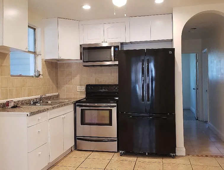 257 Whittier Ave — Photo 15