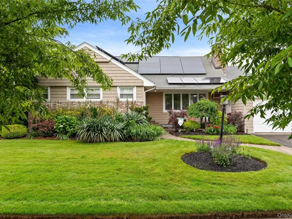 10 Cail Drive, East Rockaway, NY 11518