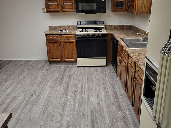 3rd image of 9912 N La Jolla Dr