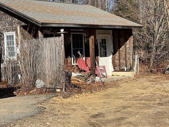 4th image of 544 South Rd
