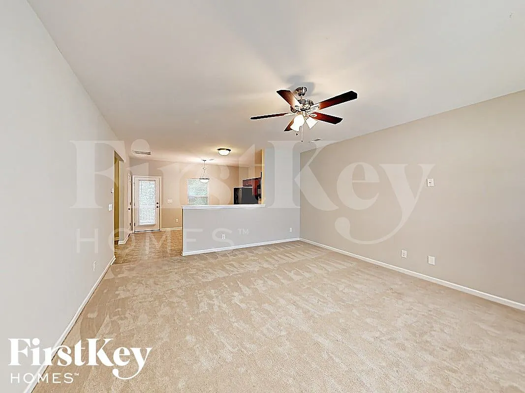 3 bed, 2.5 bath, 1596 sqft, $2,200 — Photo 4