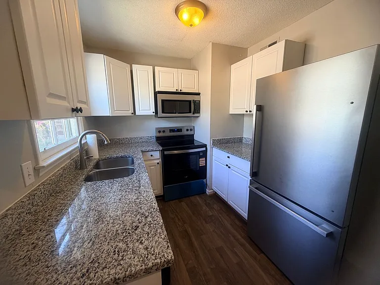 5516 Lakeshore Dr #504 — Photo 15