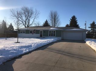 913 North St, Belgium, WI 53004