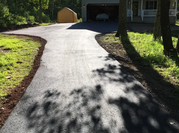 257 Lake Francis Rd, Mountain Top, PA 18707