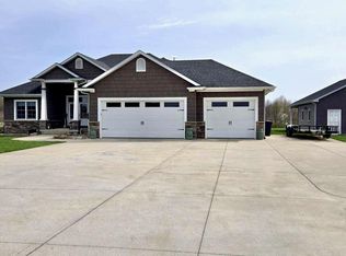 18763 Neff Rd, Girard, IL 62640