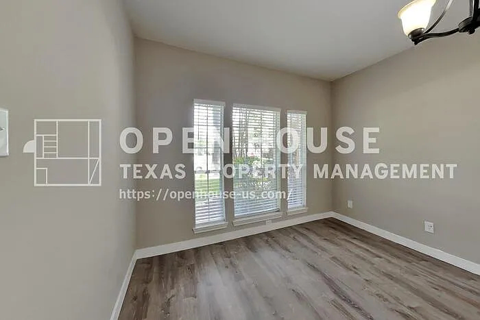 30802 Sifton Dr — Photo 6