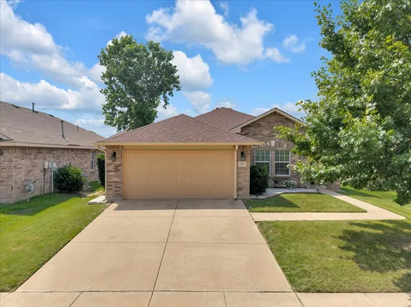 706 Cliffmere Dr, Arlington, TX 76002