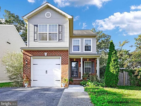 7742 Lawrence Ave, Pasadena, MD 21122