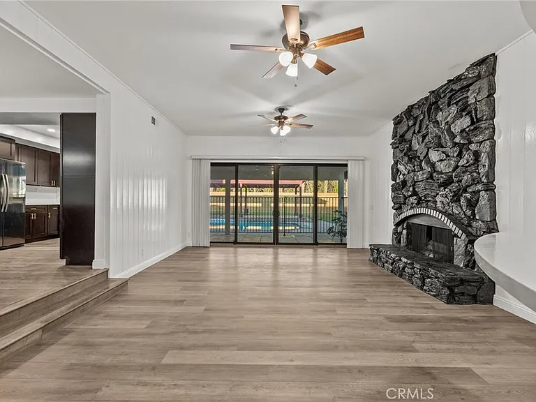 9724 Bothwell Rd — Photo 35