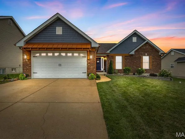 1833 Cairo Dr, Festus, MO 63028