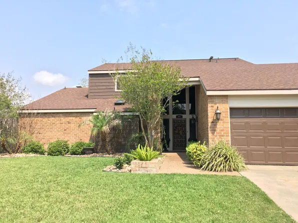 111 Seco Dr, Portland, TX 78374