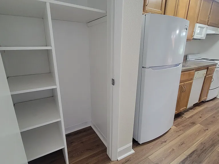Botacelli - Kitchen 2