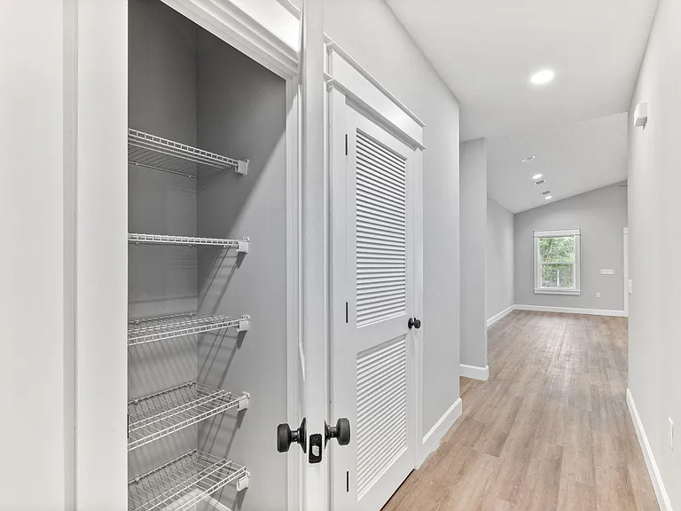 631 Oakland Ave — Photo 11