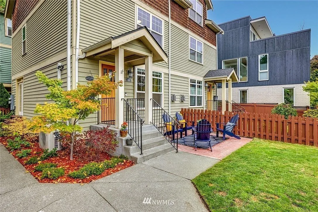 331 16th Ave E — Photo 1