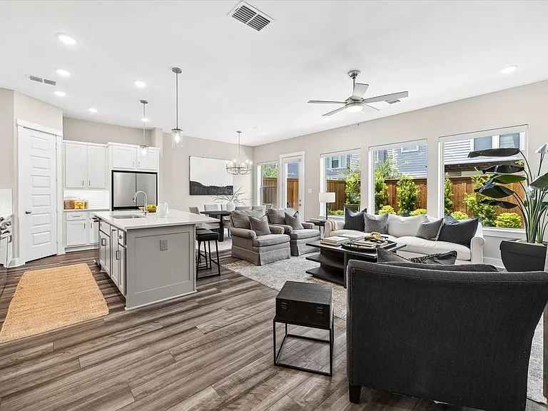 10960 Hewitt Cliff Ln — Photo 6
